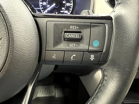 Used 2023 Nissan Rogue SL w/ SL Premium Package image 26