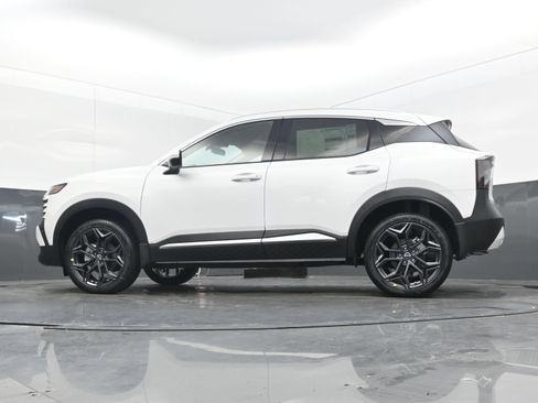 Certified 2025 Nissan Kicks SR FWD image 25