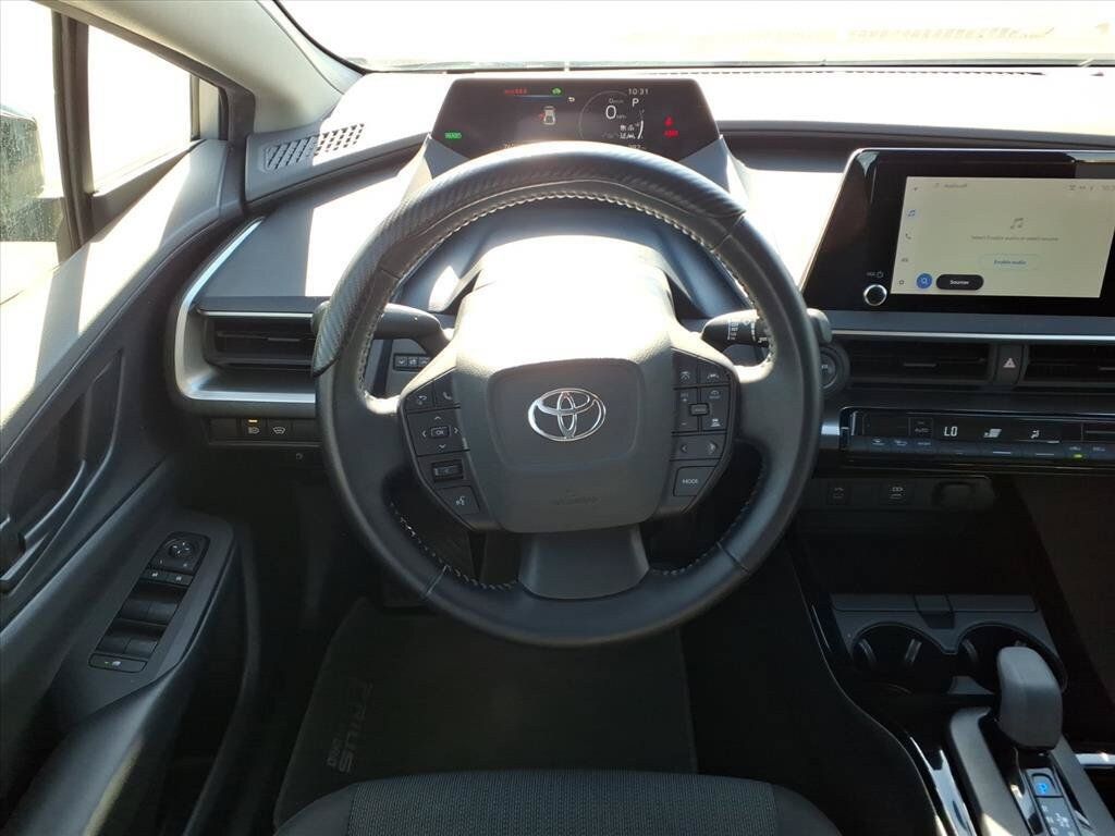 Used 2023 Toyota Prius LE FWD image 27