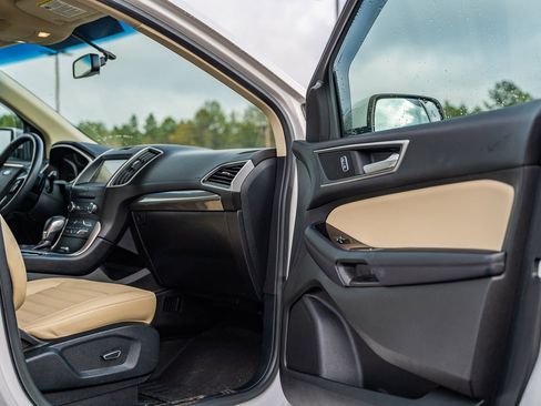 Certified 2017 Ford Edge SEL w/ Equipment Group 201A image 12