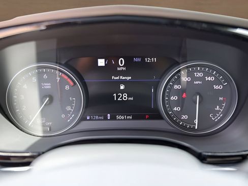 Certified 2025 Cadillac XT6 Premium Luxury w/ Technology Package FWD image 11