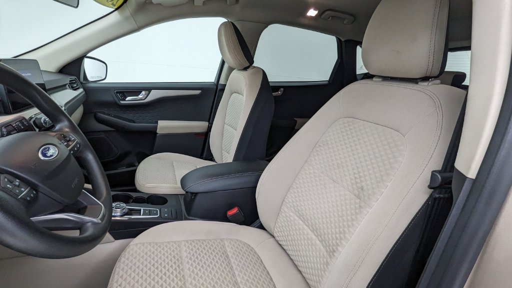 Certified 2020 Ford Escape SE AWD/4WD image 2