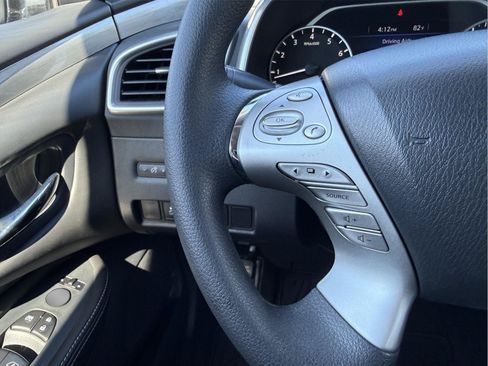 Used 2018 Nissan Murano S AWD/4WD image 11