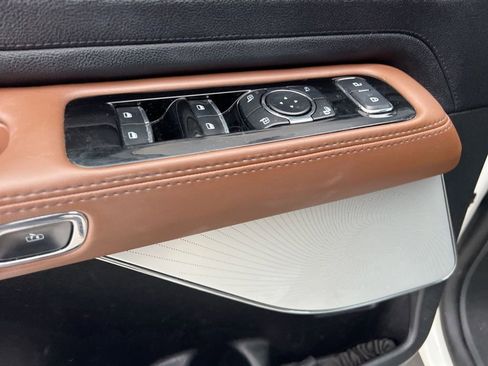 Used 2023 Lincoln Aviator Reserve w/ Equipment Group 201A image 18