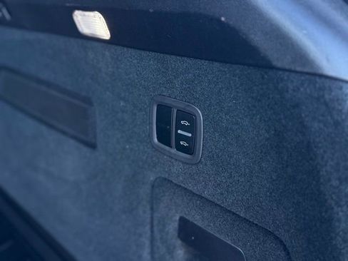 Certified 2025 Porsche Cayenne image 37