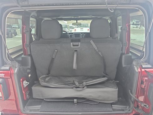 Used 2021 Jeep Wrangler Sport S image 5