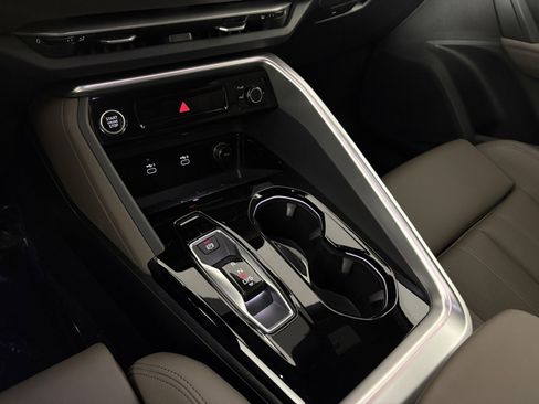 Used 2025 Audi Q5 Premium Plus w/ Premium Plus image 17