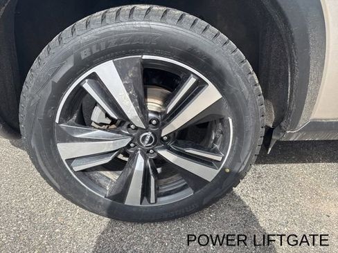 Used 2023 Nissan Rogue SL image 10