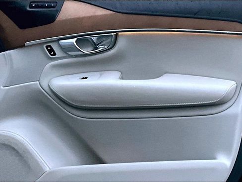 Used 2019 Volvo XC90 T6 Inscription w/ Protection Package image 21