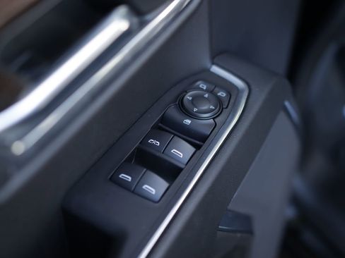 Used 2024 Chevrolet Silverado 1500 LT AWD/4WD image 25