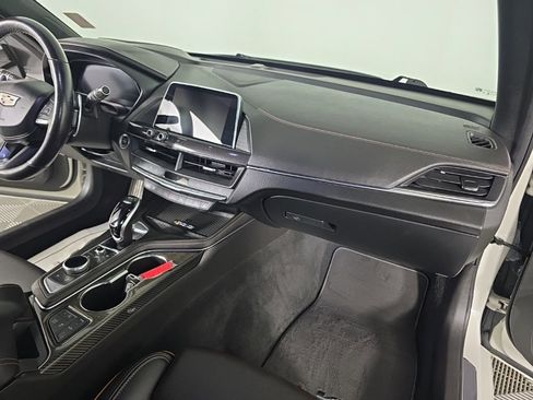 Used 2021 Cadillac CT4 V w/ Technology Package image 41