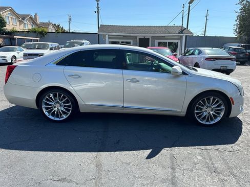 Used 2014 Cadillac XTS Platinum FWD image 4