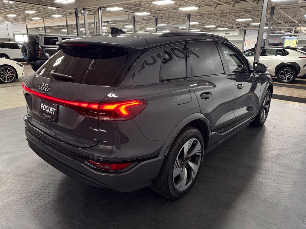 Used 2025 Audi Q6 e-tron Premium Plus w/ Premium Plus AWD/4WD image 4