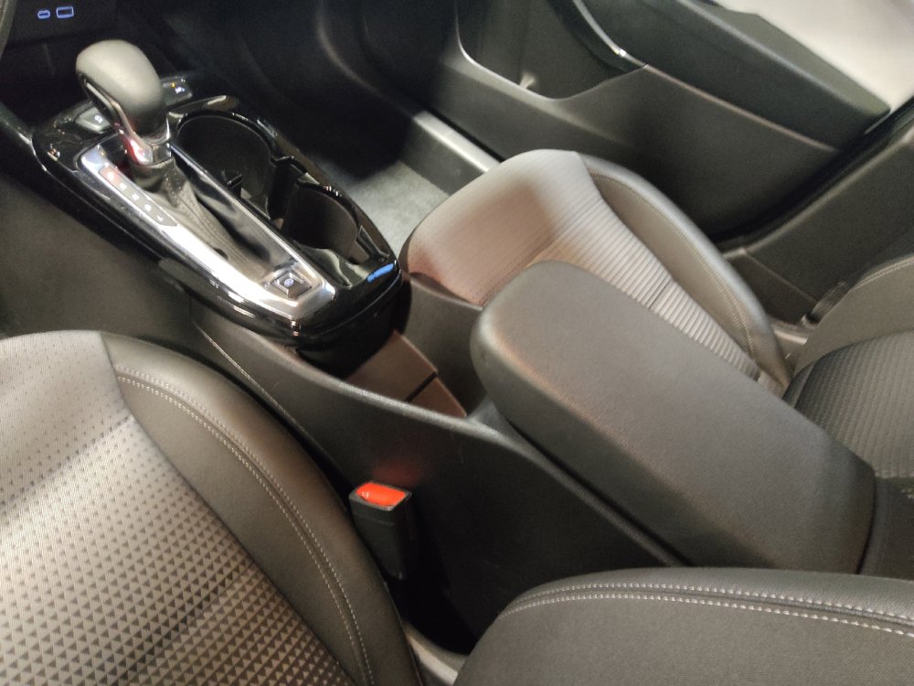 Used 2025 Chevrolet Trax LT FWD image 26
