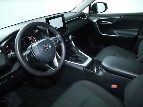 Used 2025 Toyota RAV4 XLE image 17