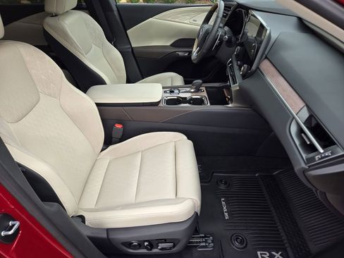 Used 2024 Lexus RX 350 w/ Convenience Package image 17