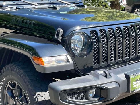 Used 2022 Jeep Gladiator Sport AWD/4WD image 10