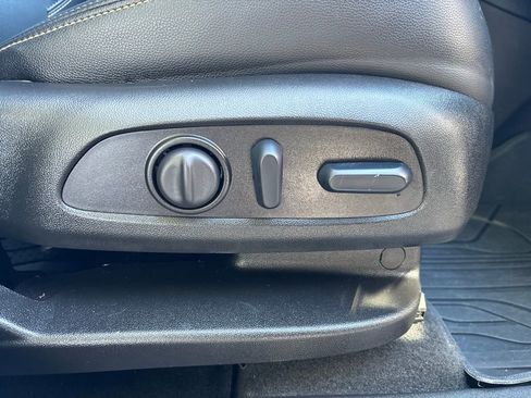 Used 2024 Chevrolet Equinox Premier image 10