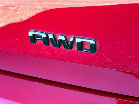 Certified 2022 Chevrolet Equinox RS w/ Infotainment Package image 7