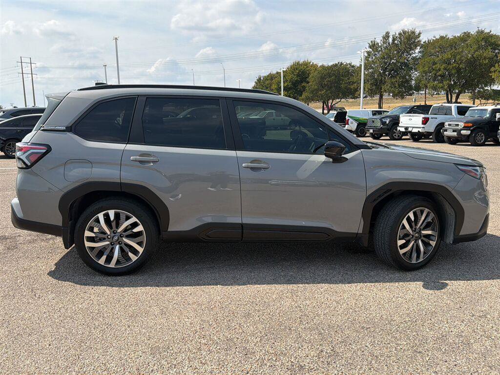 Used 2025 Subaru Forester Touring w/ Popular Package - Touring AWD/4WD image 8