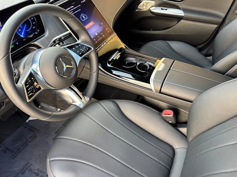 New 2026 Mercedes-Benz EQE 320 4MATIC Sedan image 4