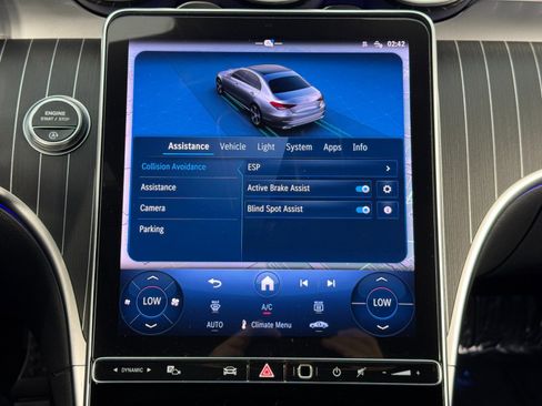 Used 2025 Mercedes-Benz C 300 Sedan w/ AMG Line w/ Night Package image 32