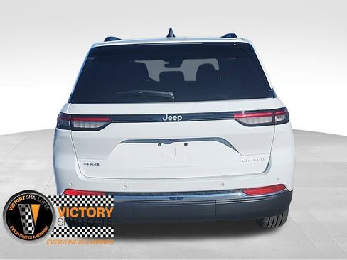 Certified 2025 Jeep Grand Cherokee Laredo image 22