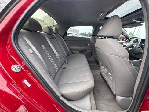 Used 2024 Hyundai Elantra SEL w/ Convenience Package FWD image 21