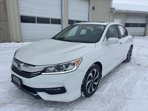 Used 2016 Honda Accord EX image 11