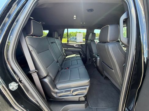 Used 2025 GMC Yukon Elevation AWD/4WD image 22