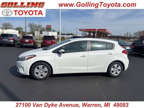 Used 2017 Kia Forte LX FWD image 1