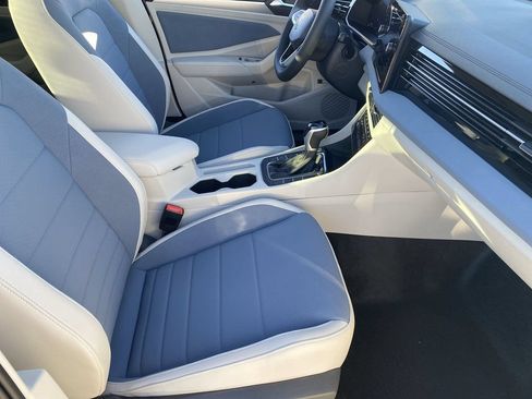 New 2026 Volkswagen Jetta SE FWD image 8