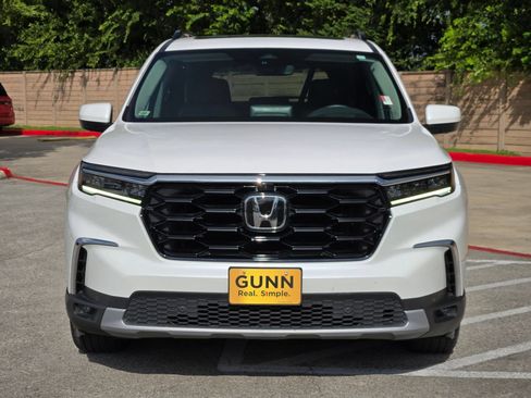 Used 2025 Honda Pilot Elite image 8