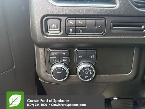 Used 2022 GMC Yukon SLT w/ SLT Luxury Package image 37