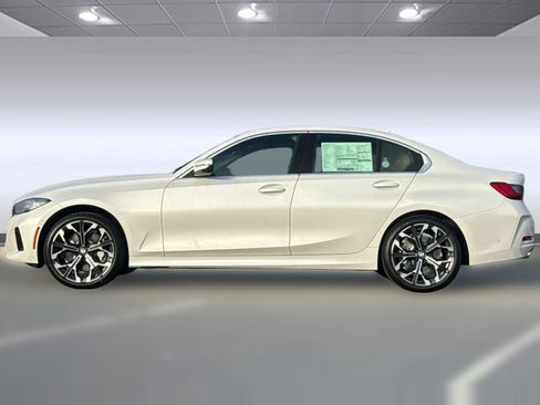 Used 2026 BMW 330i Sedan w/ Premium Package RWD image 2