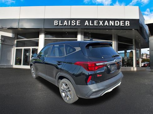 Used 2021 Kia Seltos LX AWD/4WD image 6