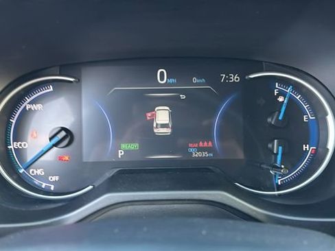 Used 2025 Toyota RAV4 LE AWD/4WD image 15