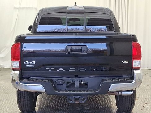 Used 2016 Toyota Tacoma SR5 image 23