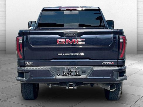 Used 2026 GMC Sierra 2500 AT4 AWD/4WD image 3