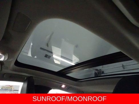 Used 2022 Volvo S60 B5 Inscription image 11