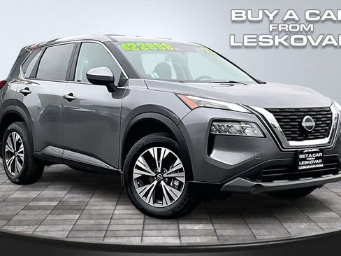 Used 2023 Nissan Rogue SV image 1