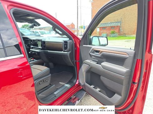 Used 2024 Chevrolet Silverado 1500 High Country w/ Technology Package AWD/4WD image 39
