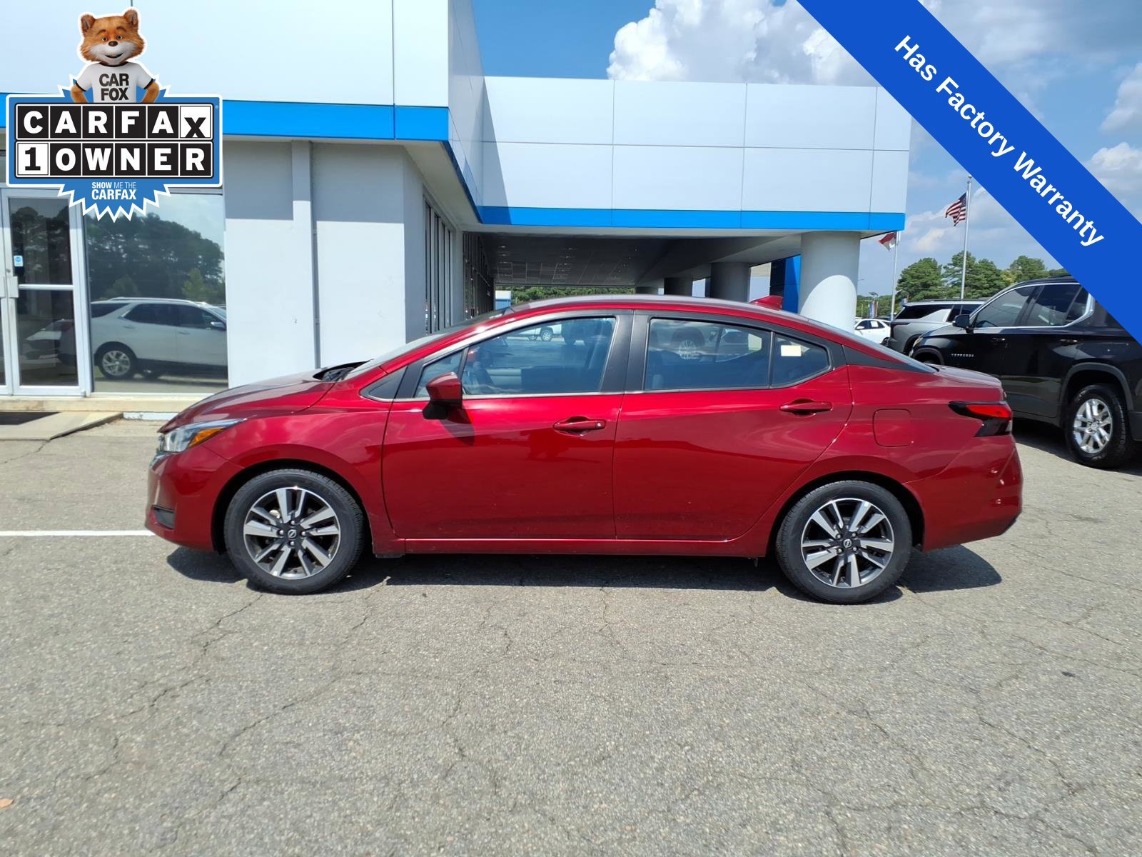Used 2025 Nissan Versa SV FWD image 2