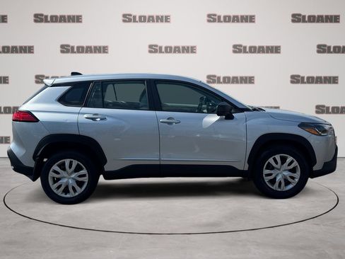 Used 2023 Toyota Corolla Cross L image 6