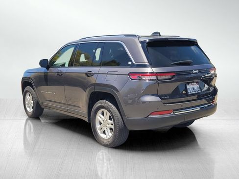 Used 2023 Jeep Grand Cherokee Laredo w/ Luxury Tech Group I AWD/4WD image 6