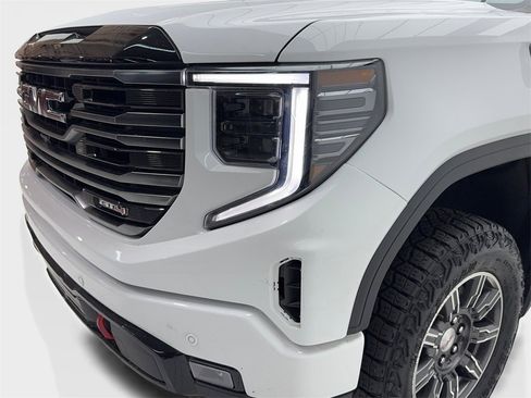 Used 2025 GMC Sierra 1500 AT4 image 5