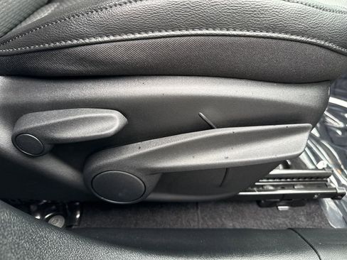 Used 2024 Jeep Compass Latitude w/ Convenience Group image 17