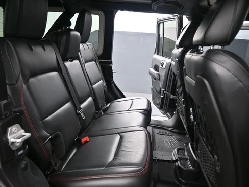 Used 2018 Jeep Wrangler Unlimited Rubicon AWD/4WD image 29