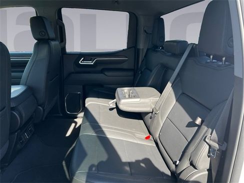 Used 2025 GMC Sierra 1500 SLT image 16