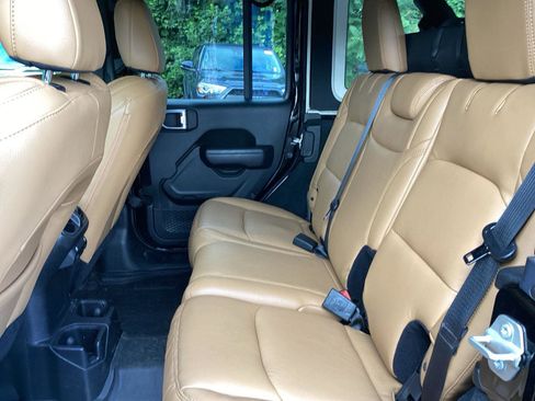 Used 2023 Jeep Wrangler Unlimited Sport AWD/4WD image 5